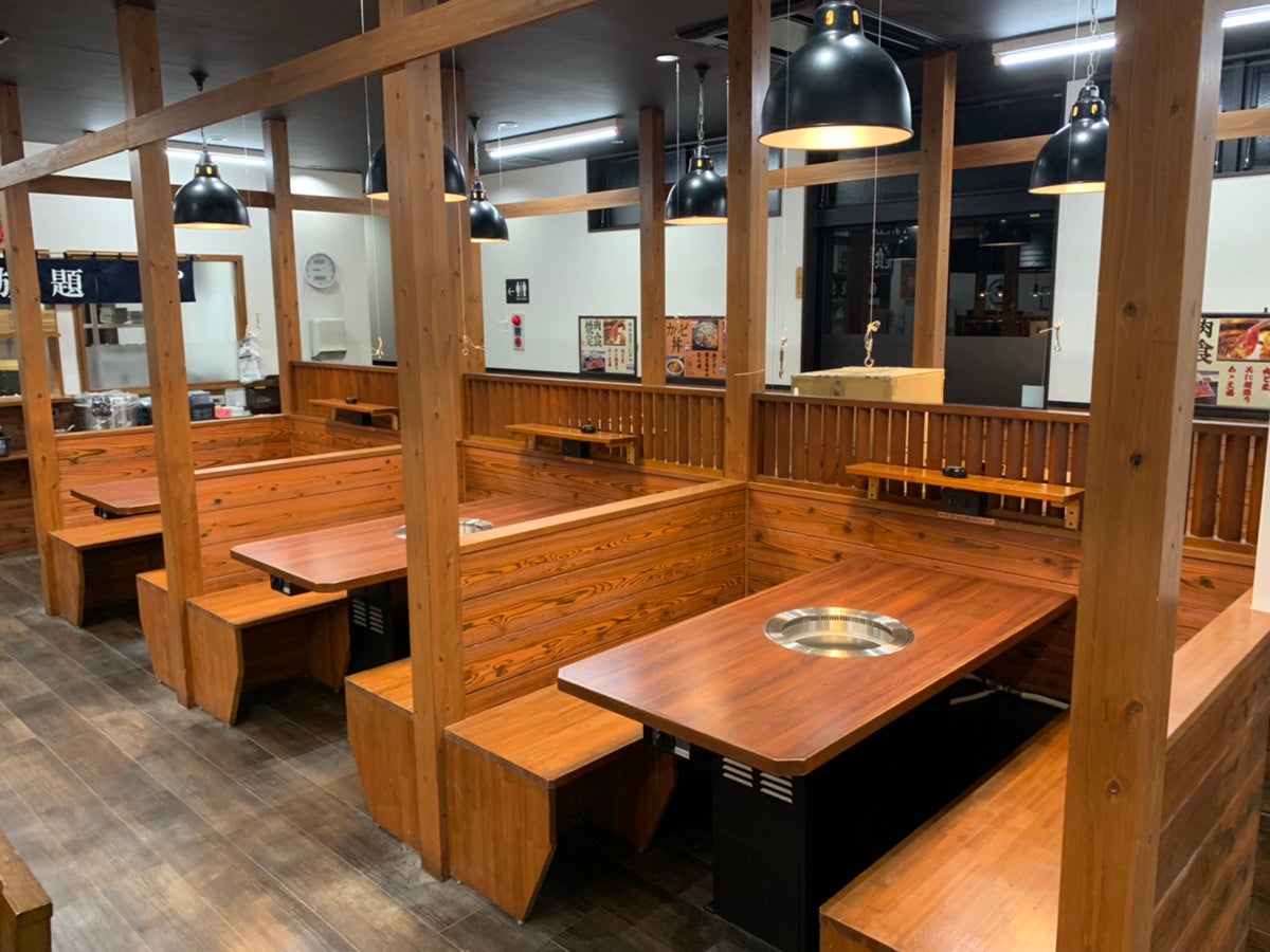 テーブル席もご用意しています。