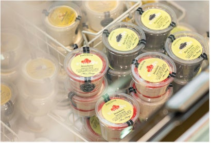 paws living カメイドクロック店 Mrs Freeze