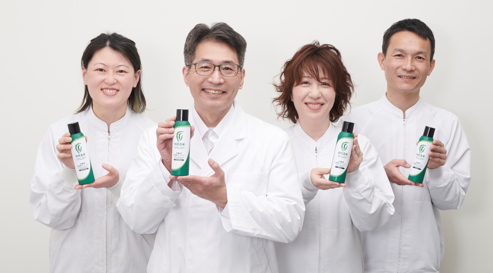 【白髪用】利尻炭酸カラーシャンプーと開発メンバー