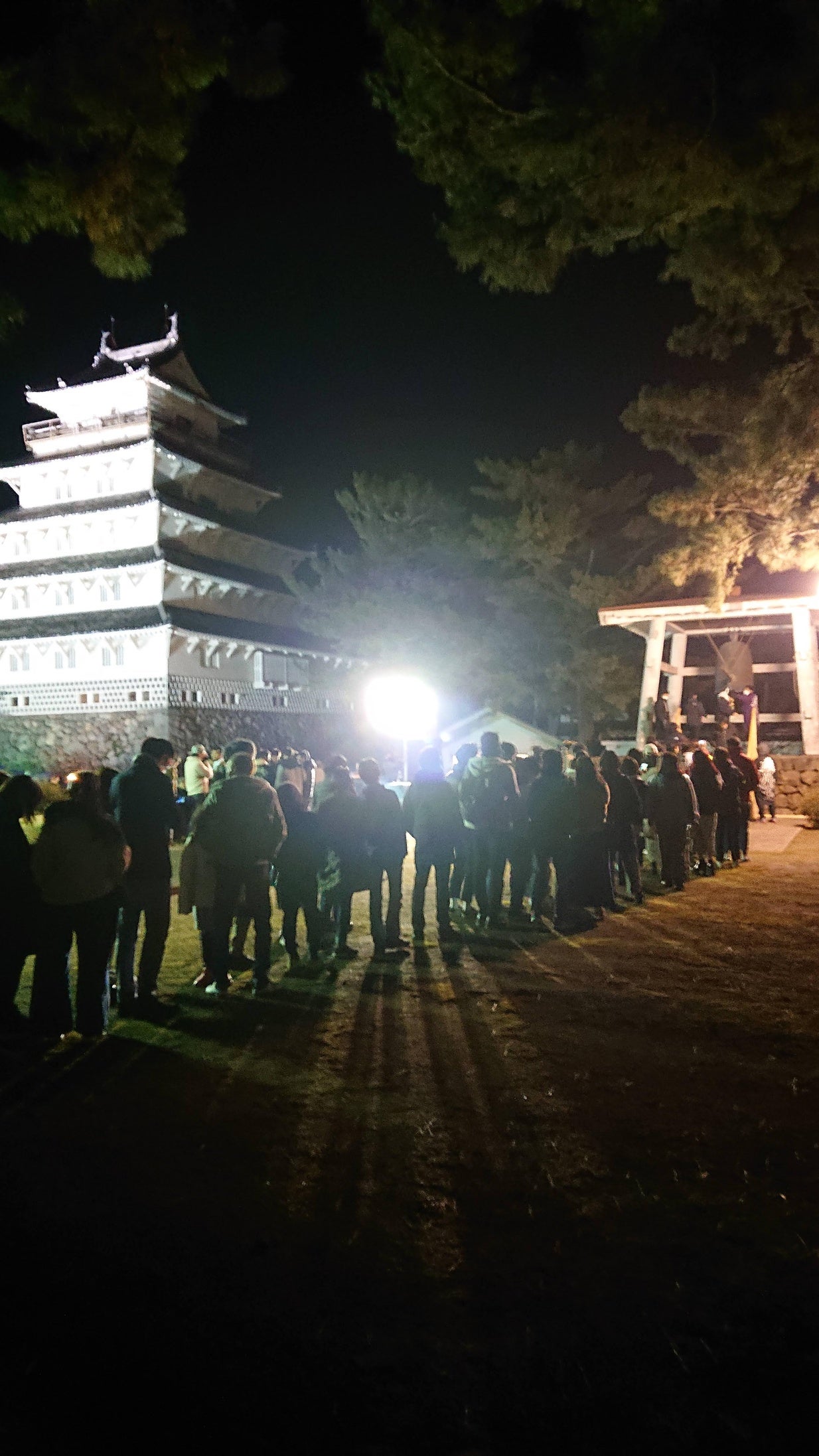 同時開催の除夜の鐘つき行列