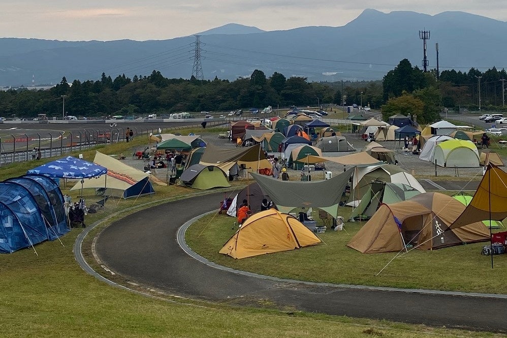 場内でのキャンプ