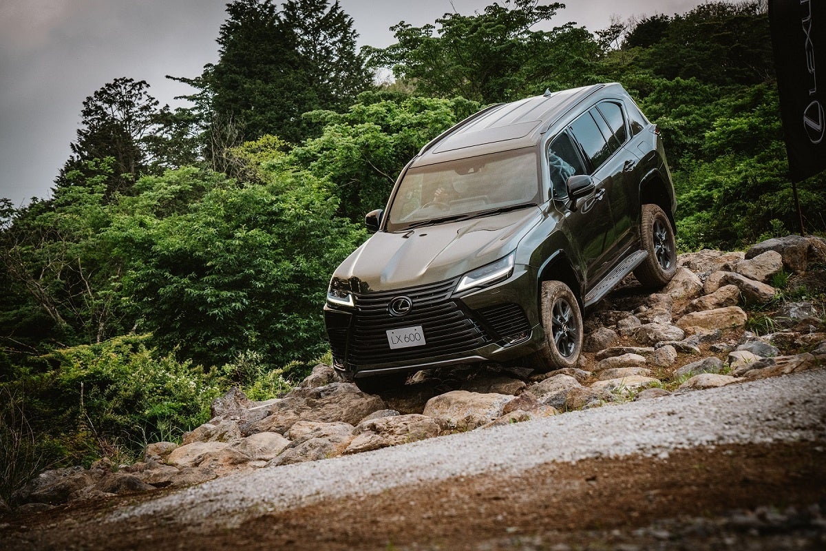 LEXUSオフロード同乗走行体験！