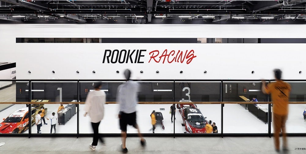 ルーキーレーシングガレージ