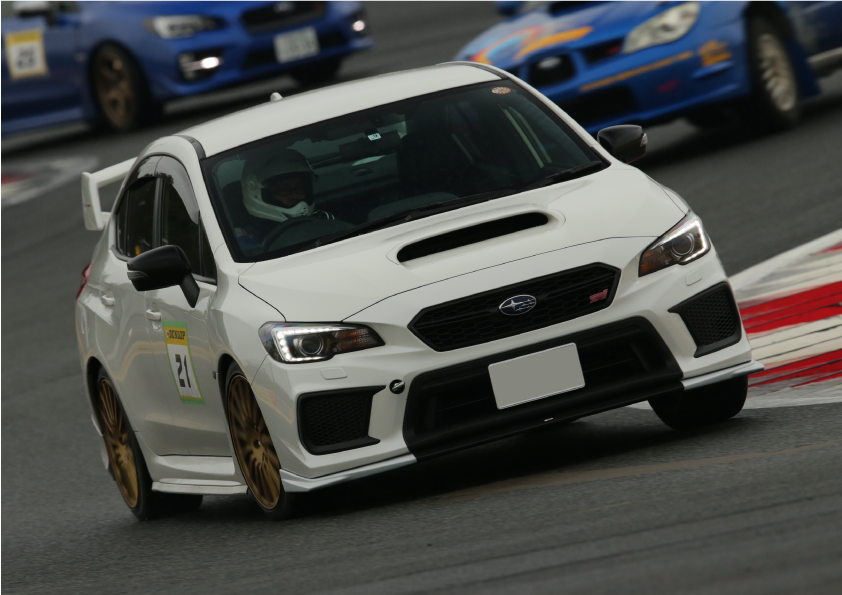 レーシングコース走行（イメージ）