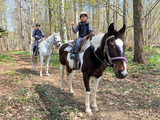 【こどもの休日の過ごし方】北海道乗馬キャンプ~北海道はでっかいどう! 大自然の中で乗馬体験!~ 【こどもの休日の過ごし方】北海道乗馬キャンプ~北海道はでっかいどう! 大自然の中で乗馬体験!~