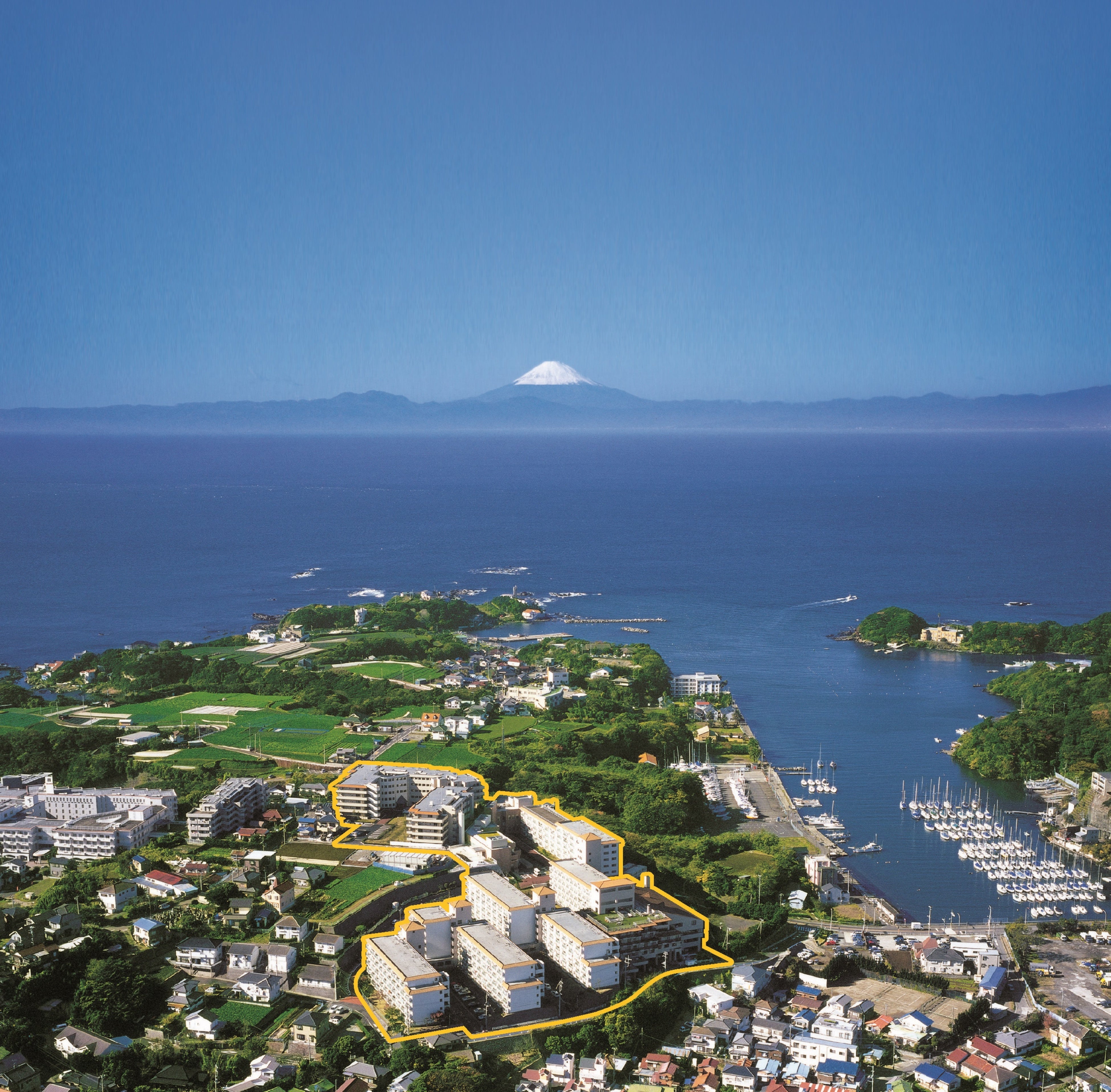 油壺エデンの園上空より