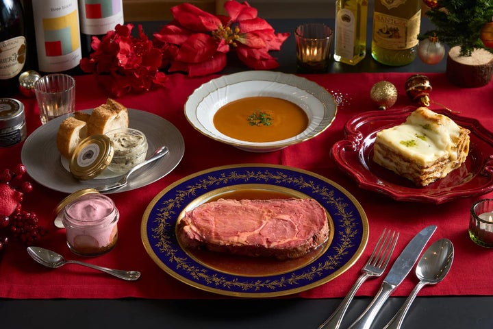 ドイリ製クリスマステーブルセンターとホットマンのコースター ドイリ ドイリ製クリスマステーブルセンターとホットマンのコースター ドイリ