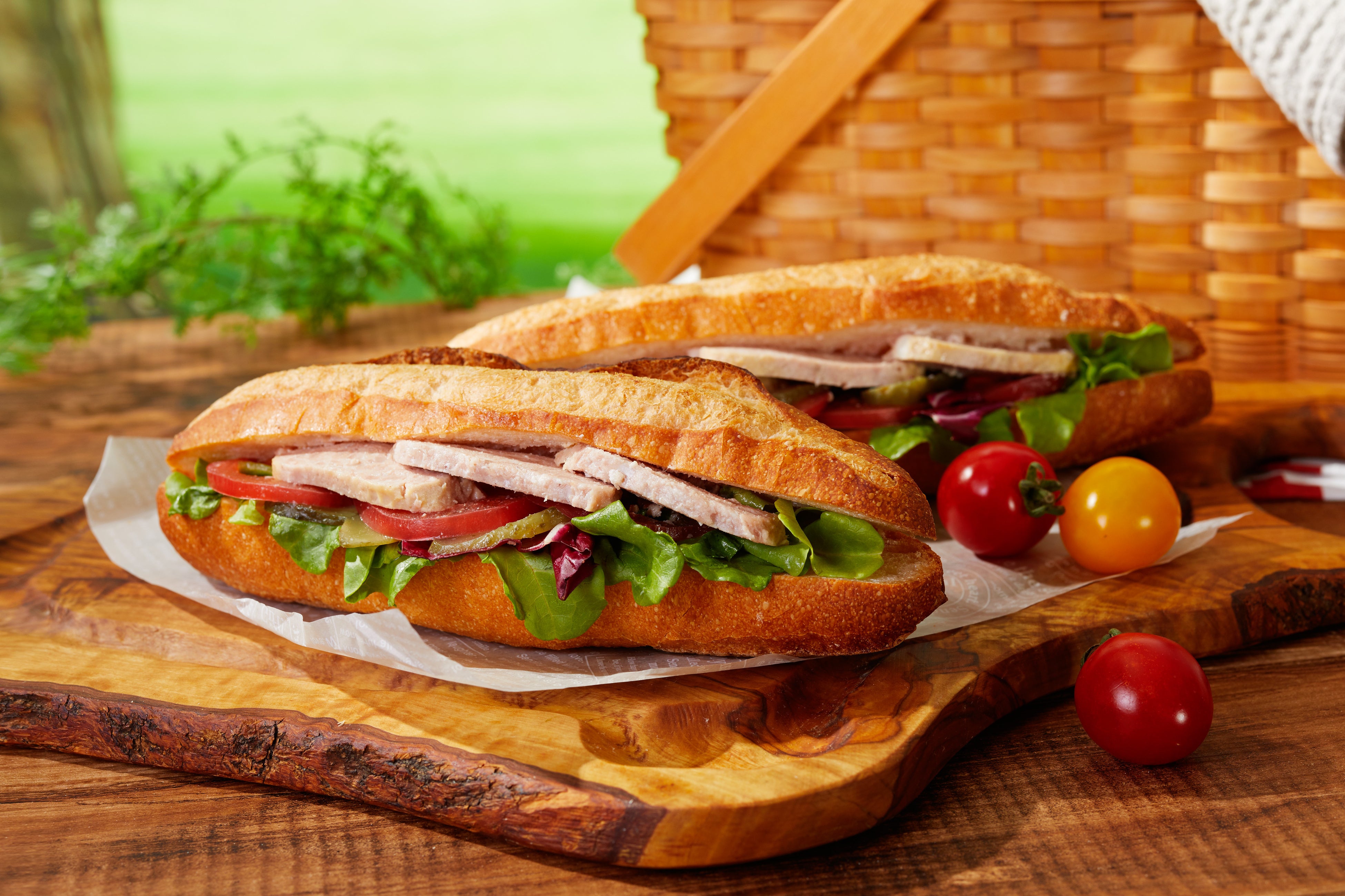 「ポークパテ」を挟んだサンドイッチ