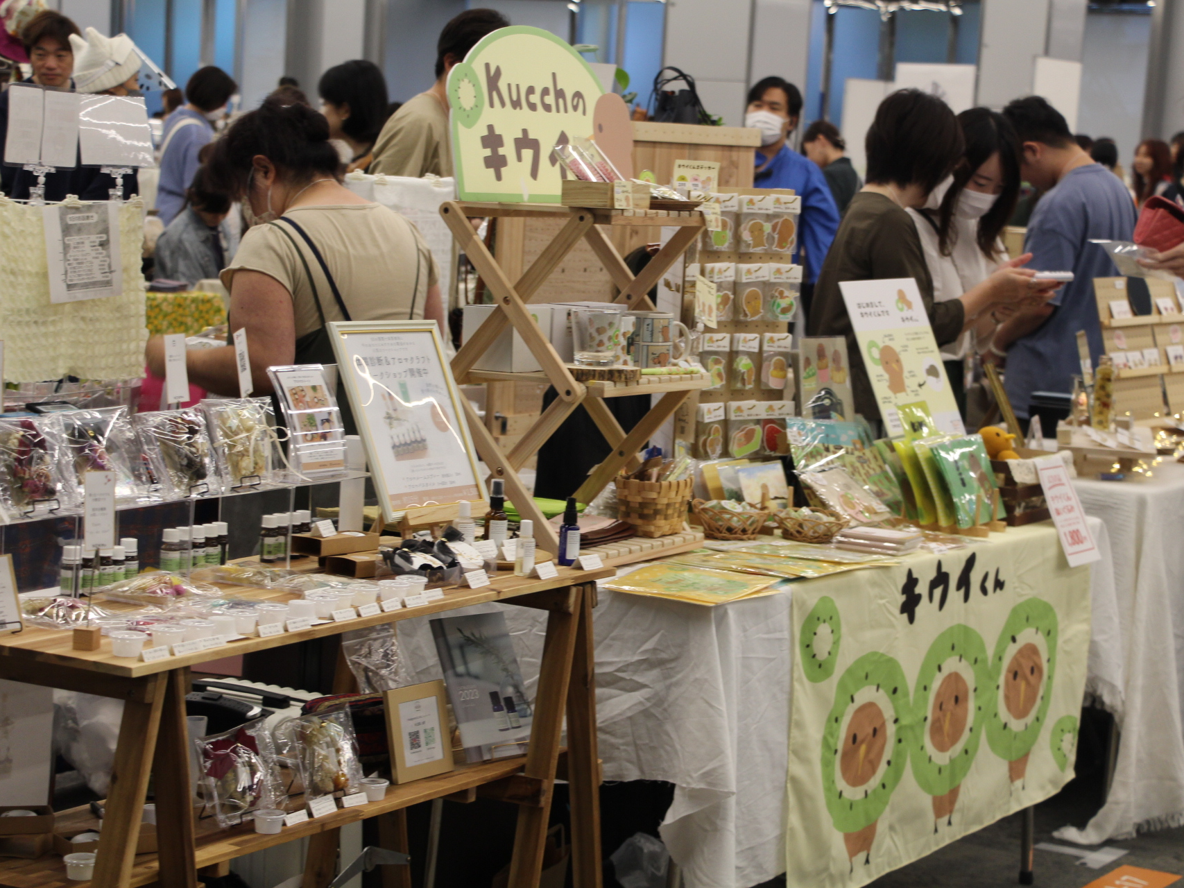 ハンドメイドあきt ハンドメイドあきt AA6233355 雨樋金具 たてとい用 丸 キャッチャーT字
