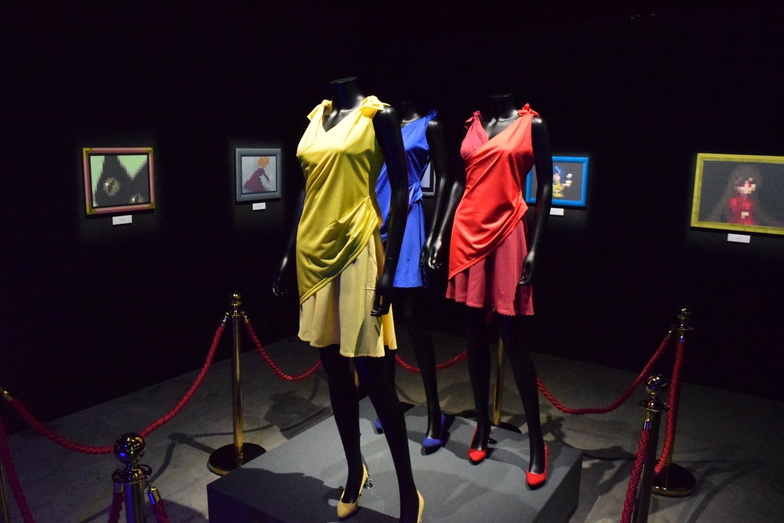 これまでの巡回展の様子