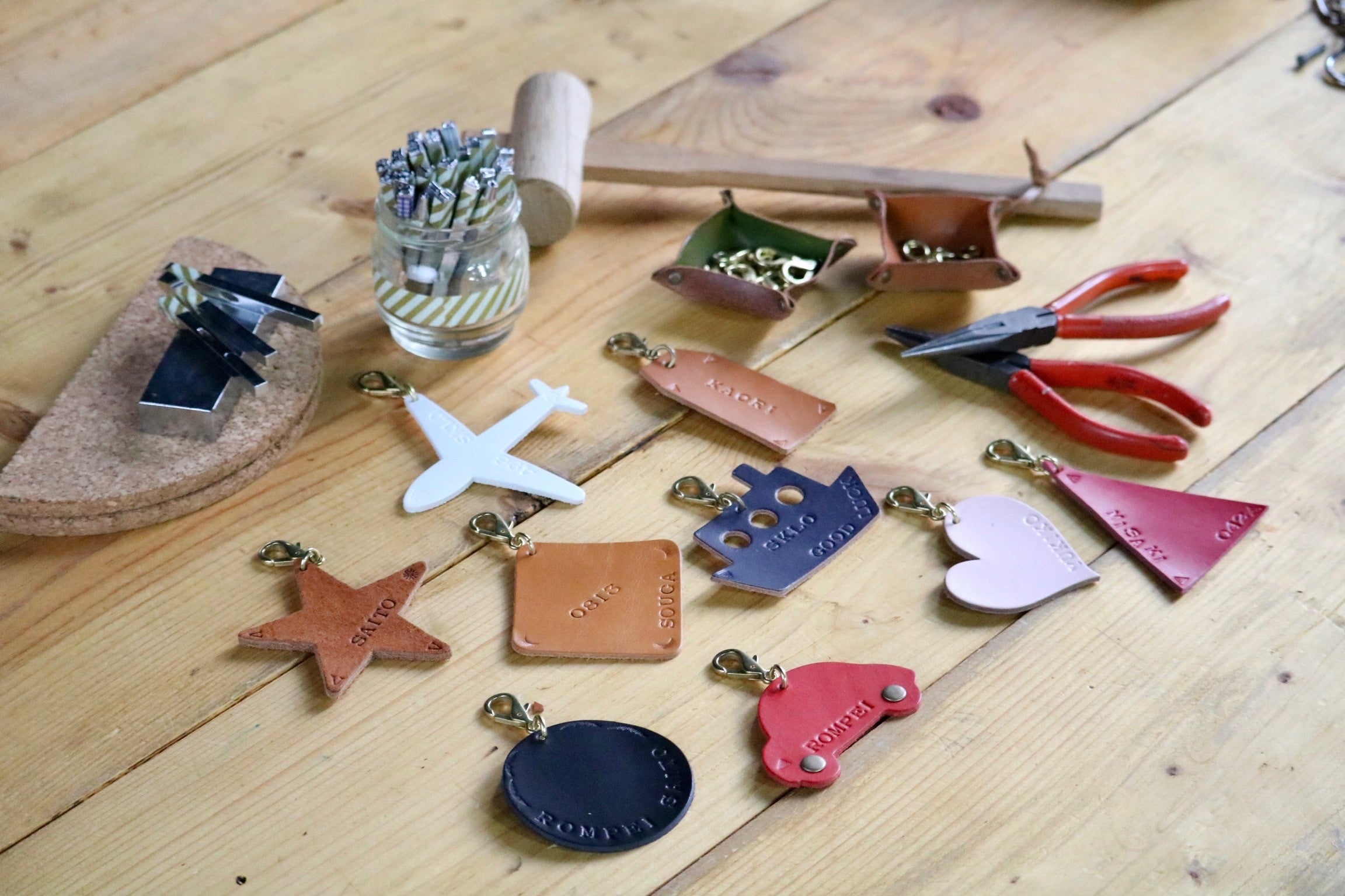 「革のネームタグが作れるワークショップ」 （イメージ）