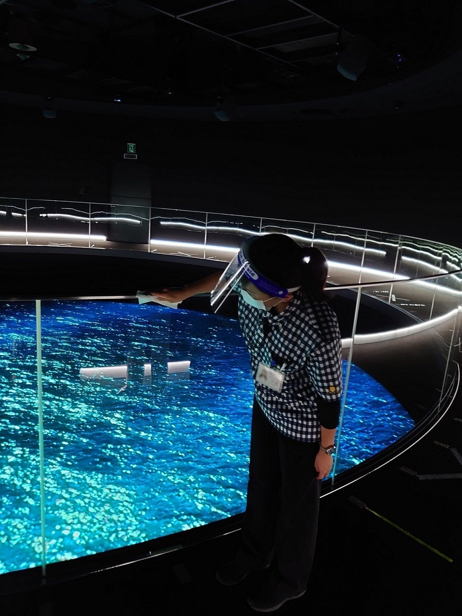 消毒、除菌作業の様子