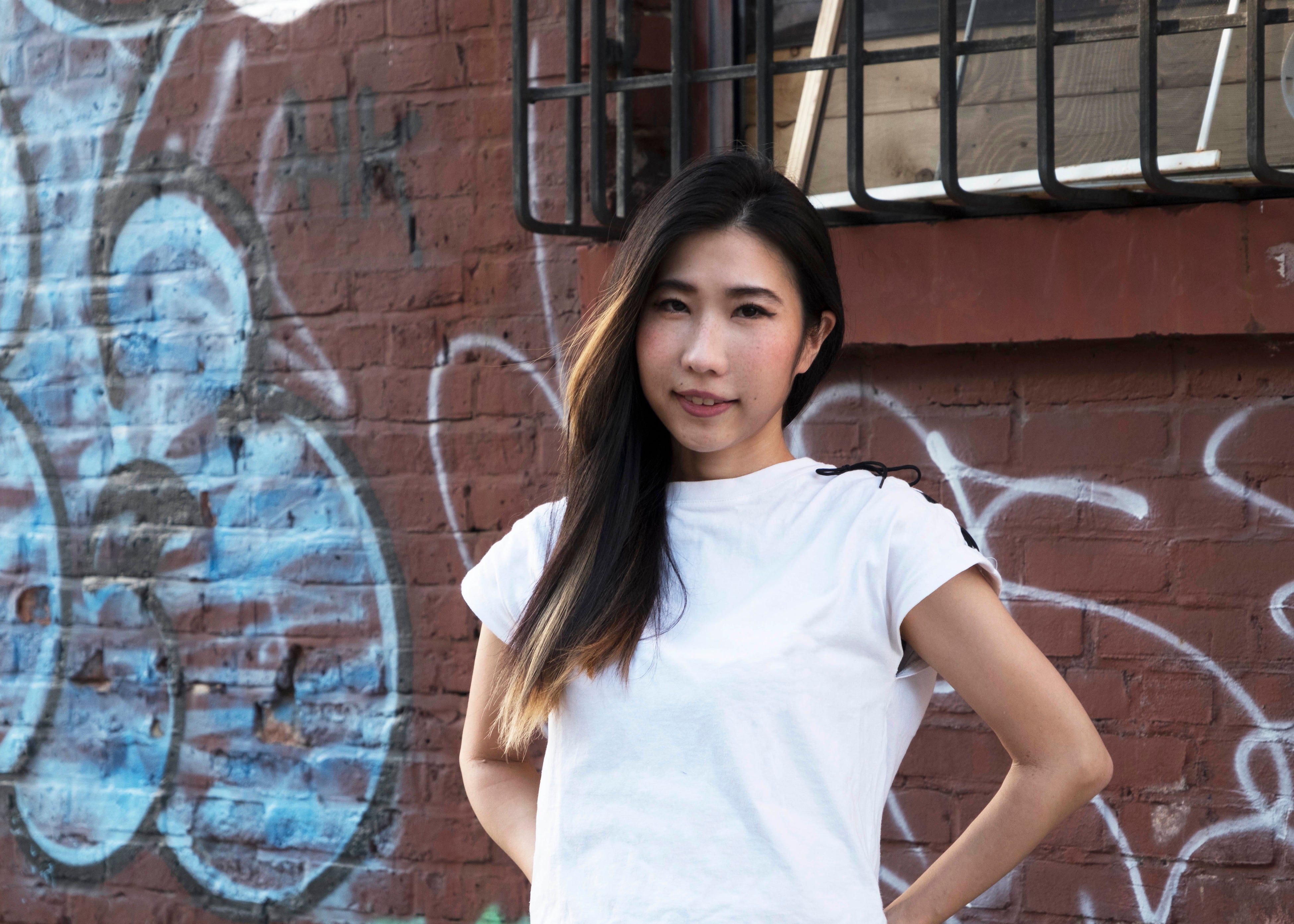 メイクアップアーティストのAya Iwakami