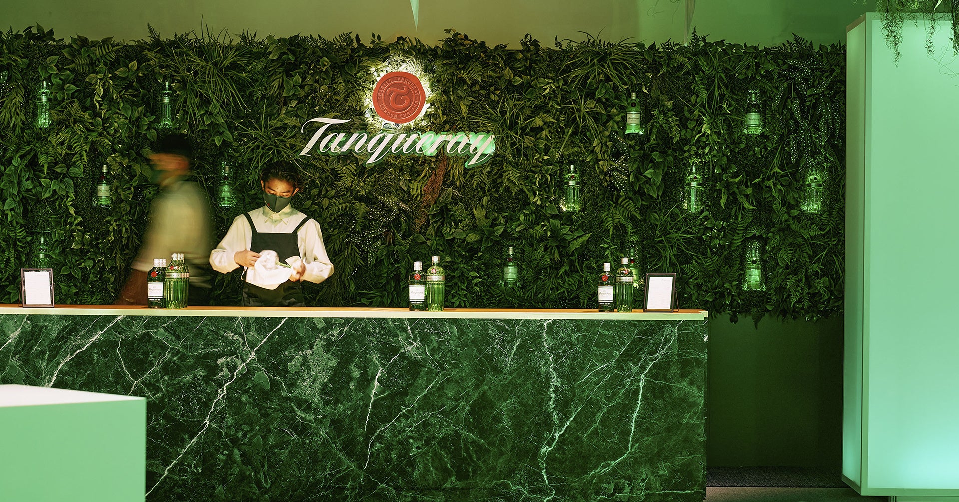 Tanqueray Oasis バー