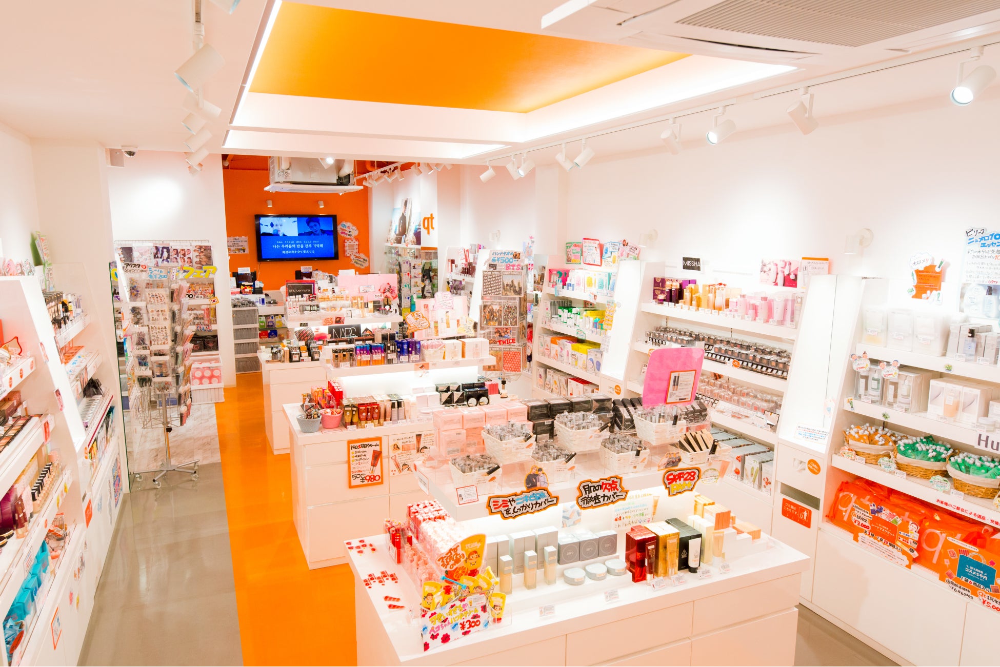 qt天満店の内観写真