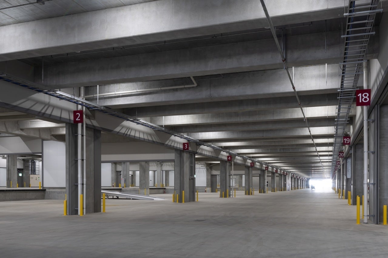 中央車路・バース形式