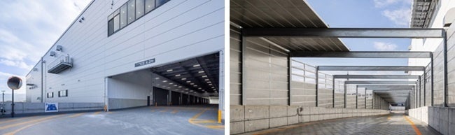 （左）2階は中央車路方式　（右）下りスロープ