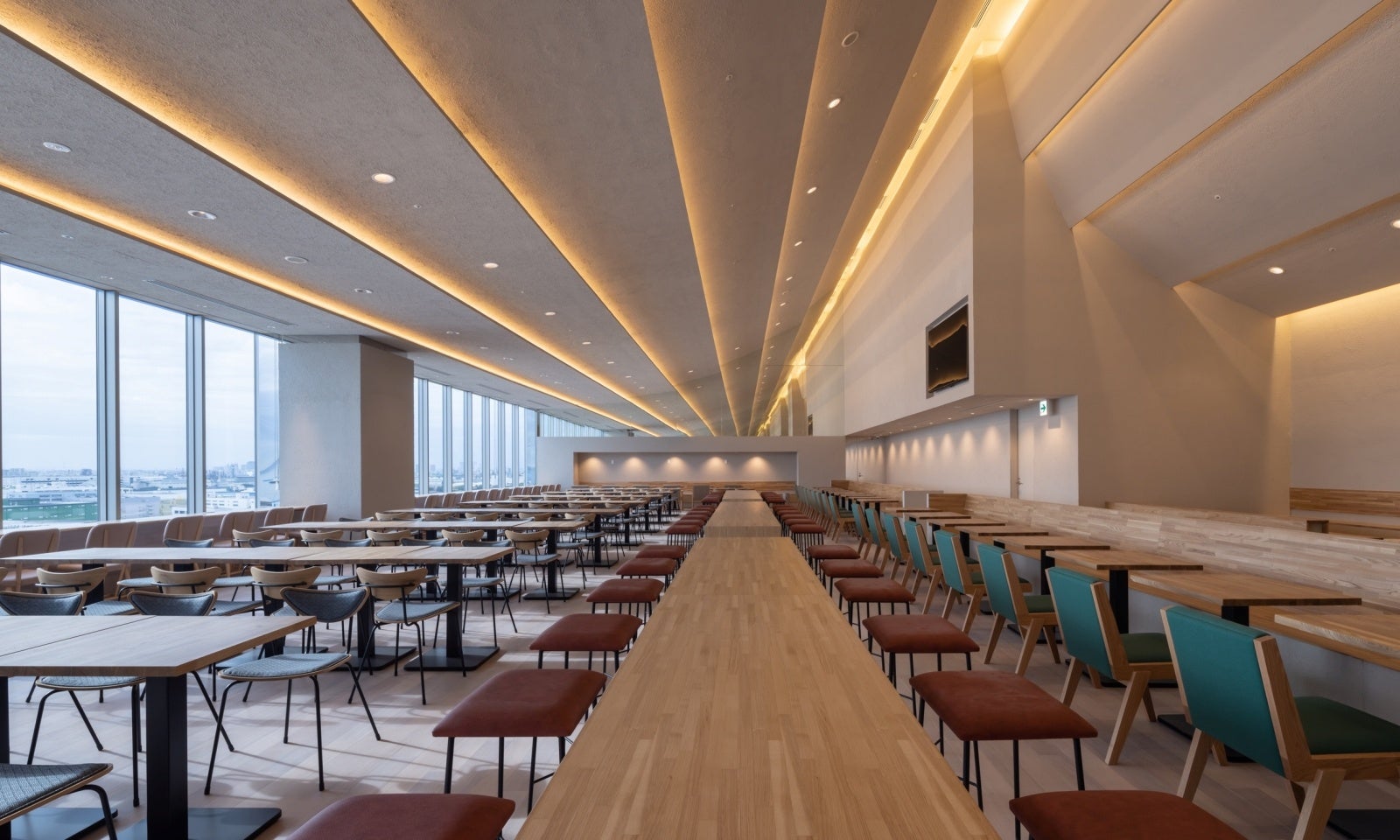 富士山を望める西ラウンジ