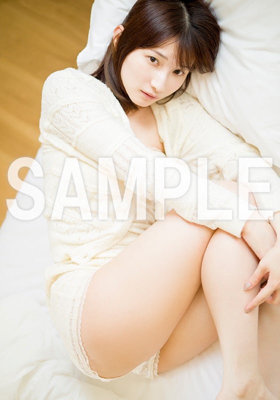 黒木ほの香1st写真集『ほのかにあまい』が本日発売！ | 株式会社