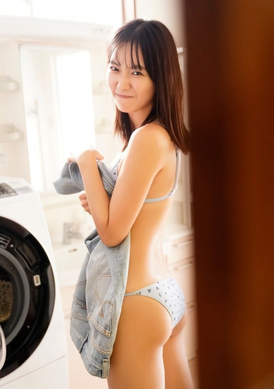 【ＳＴＲｉＫＥ！デジタル写真集】志田音々　さよならは言わない約束だったのに・・・・・・バカ。