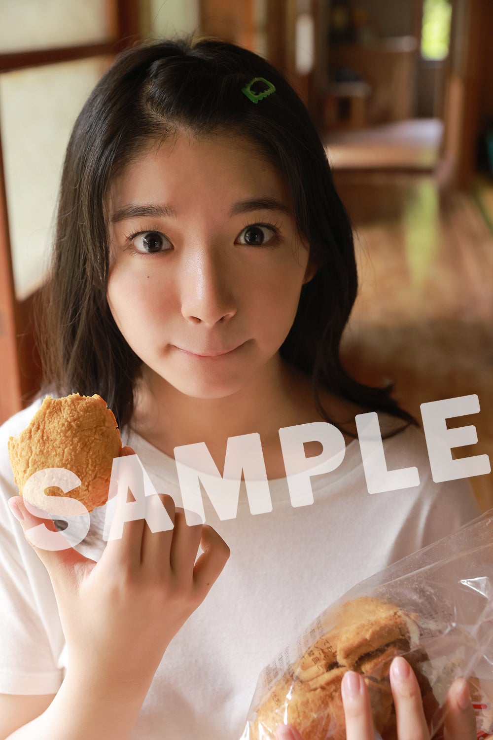 進藤あまね1st写真集_楽天特典ブロマイド