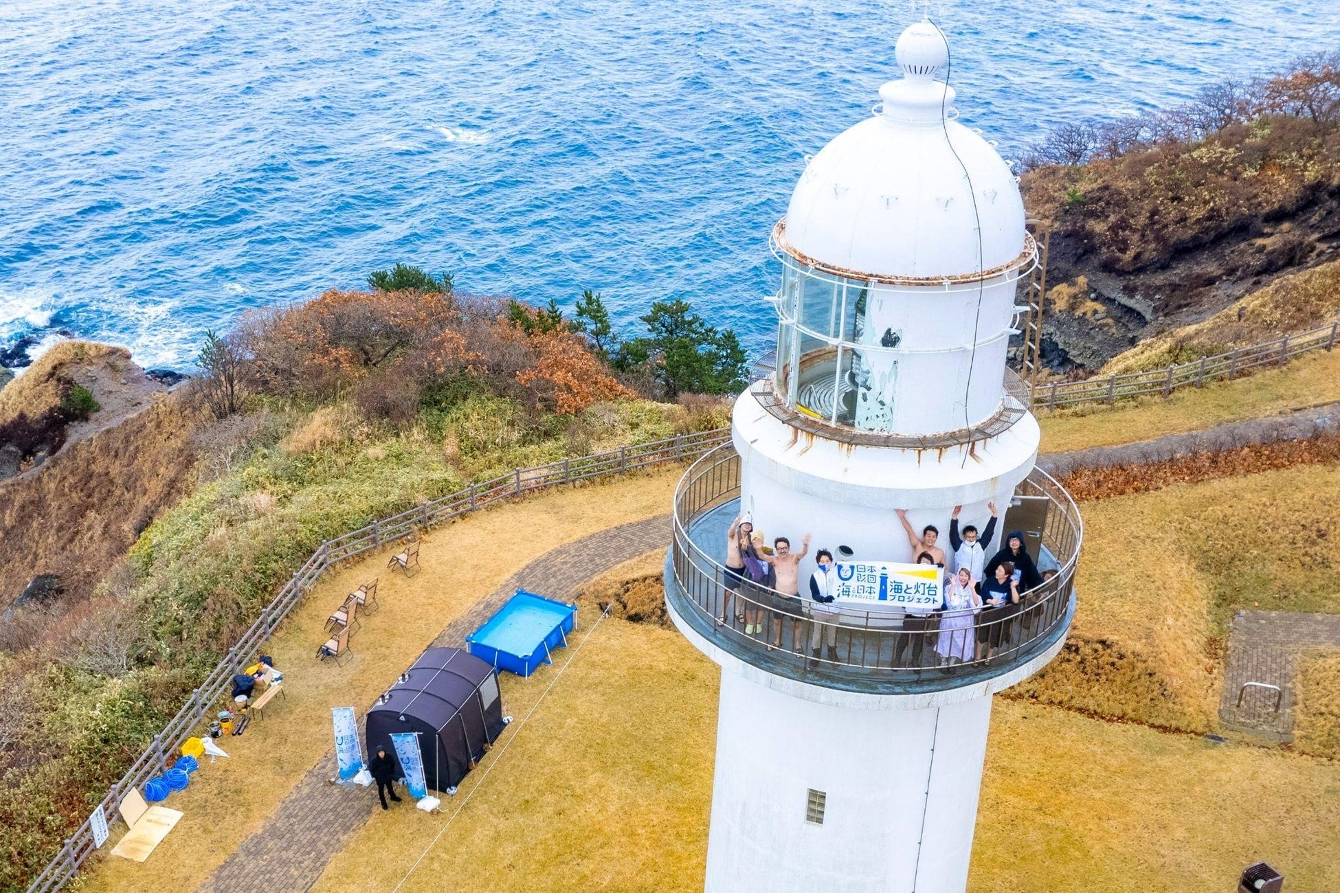 奇想天外なアウトドアサウナ体験にテンションMAXな参加者たち