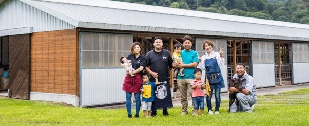 「こぶ黒」を家族で一貫して育てる松本ファミリー