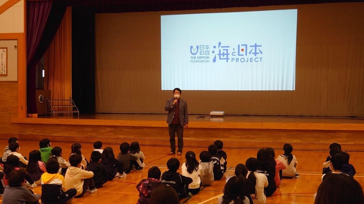 海ノ民話のまち 北海道江差町のアニメ「折居婆さんと鰊」が完成!認定委員長が照井誉之介町長を表敬訪問し完成アニメをお披露目・上映会を開催 海