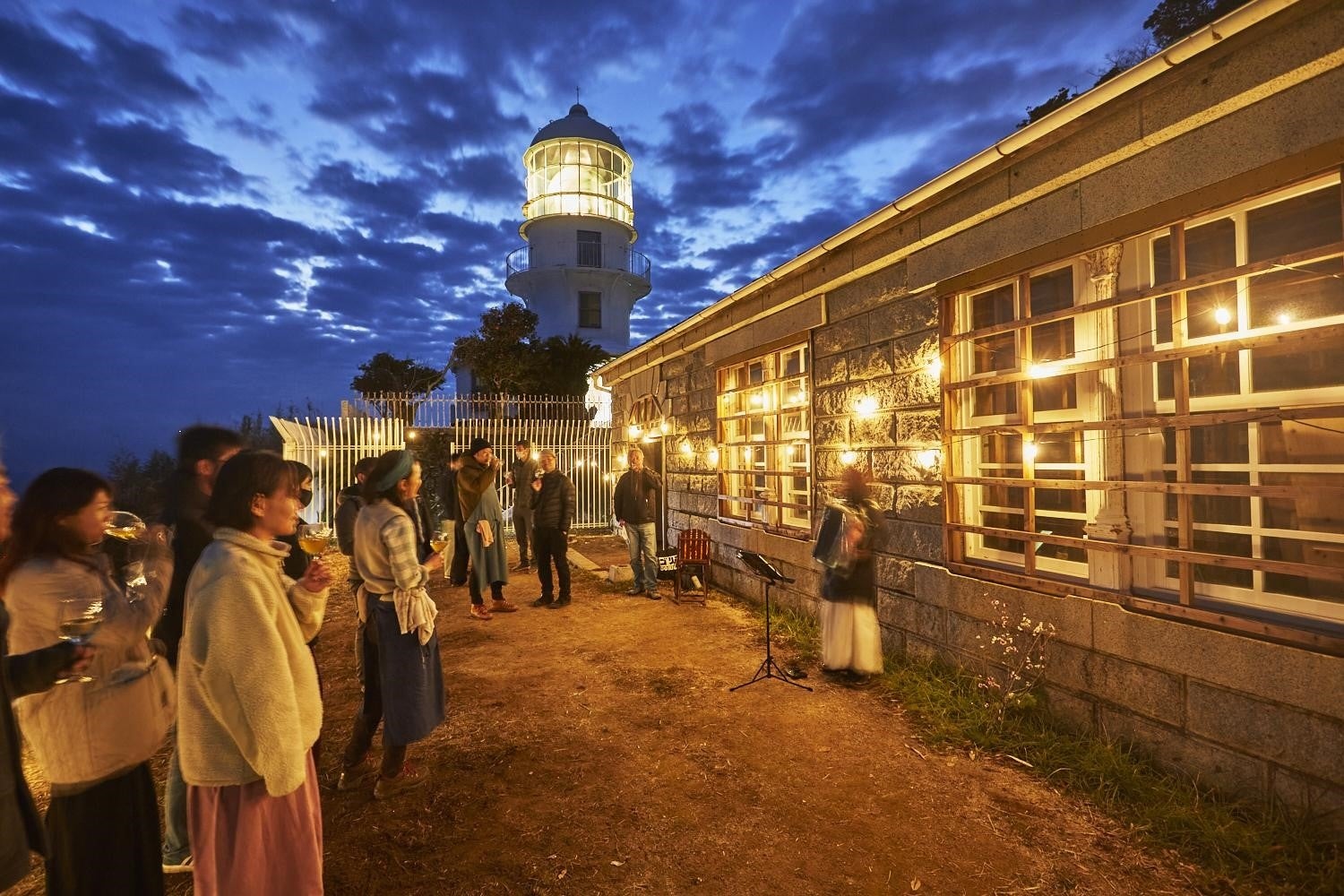 アコーディオン演奏を聞きながらの室戶岬灯台夜間鑑賞