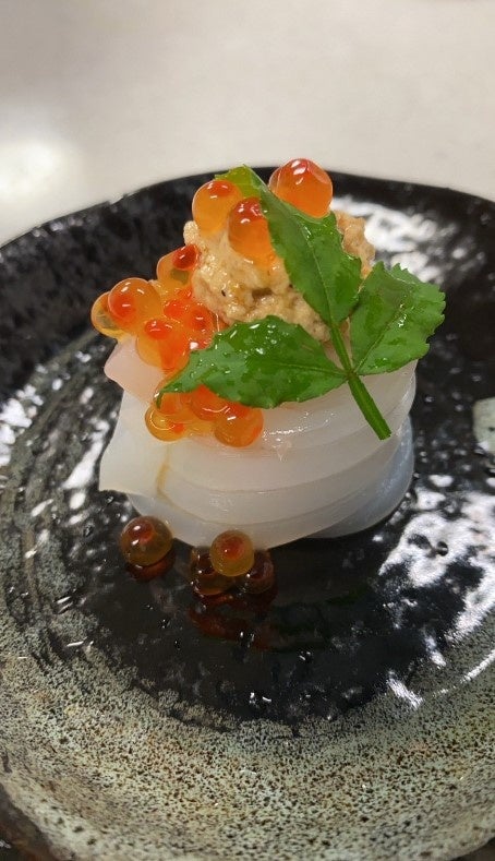 「鳥取ウニと白イカの灯台」