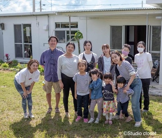 ビーチクリーン後の交流会に参加してくれた皆様と（撮影　Studio closet）