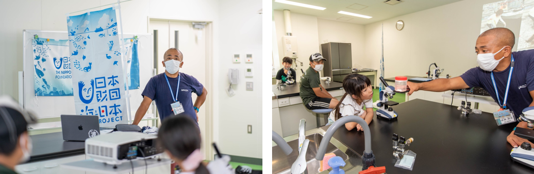  （左）ディスカバーブルー代表理事の水井涼太さん　　（右）まずは目視でプランクトンを確認