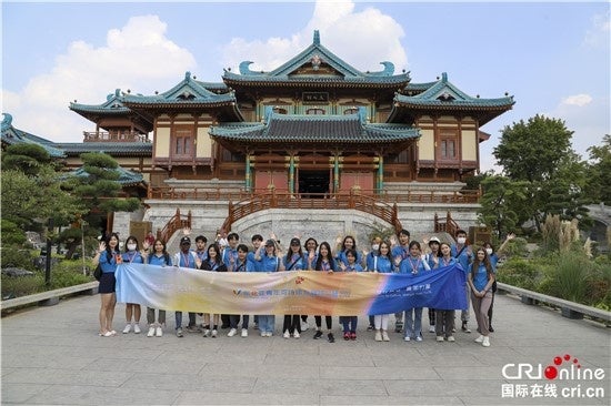 撮影者チェン・シャオユー 金陵小城で集合写真を撮るキャンパー達