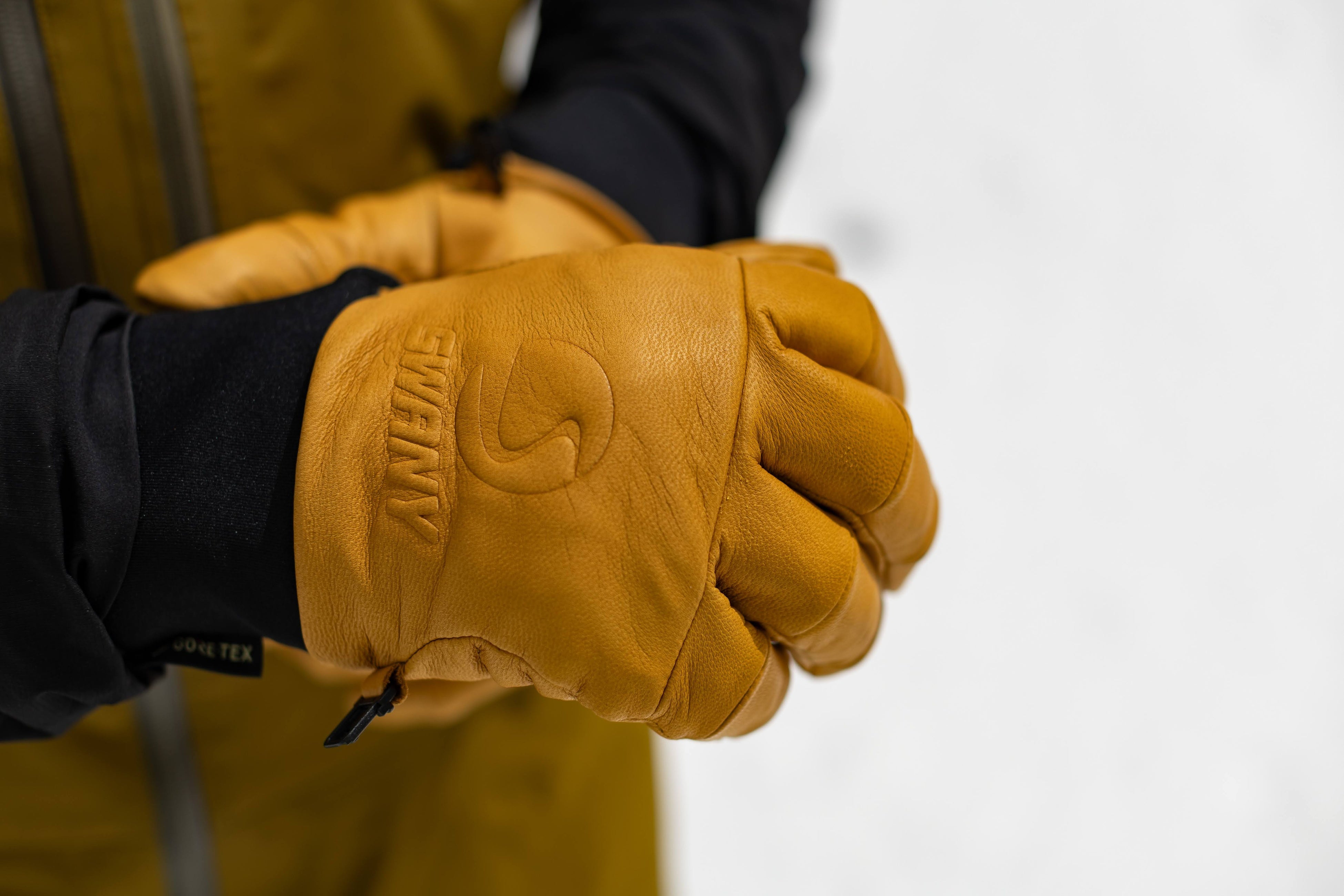 スワニーグローブ　gore-tex バックカントリー　Gentemstick スワニーグローブgore-tex バックカントリーGentemstick