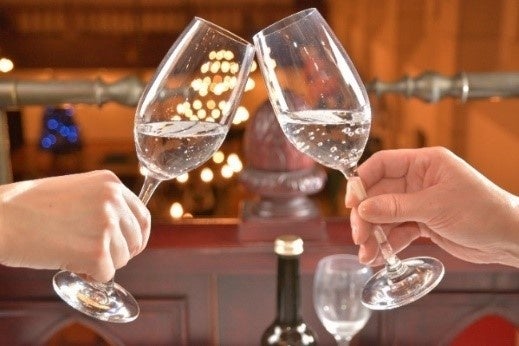 ご夕食時のワンドリンクサービス（イメージ）