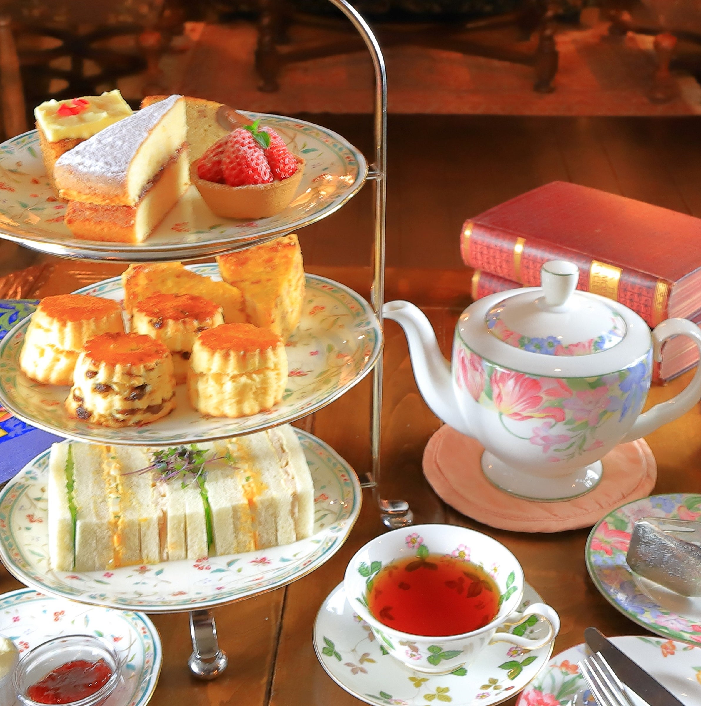 ▲ アフタヌーンティー(1人前2,600円) ※写真は2人前