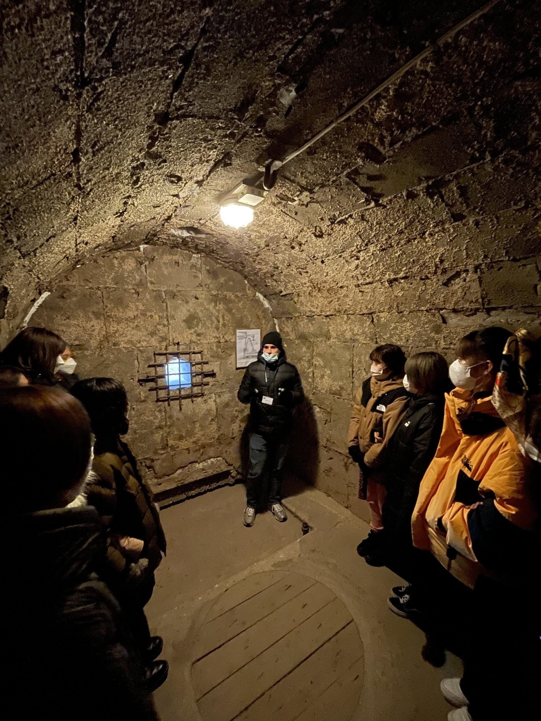 ▲第9要塞博物館を見学する学生