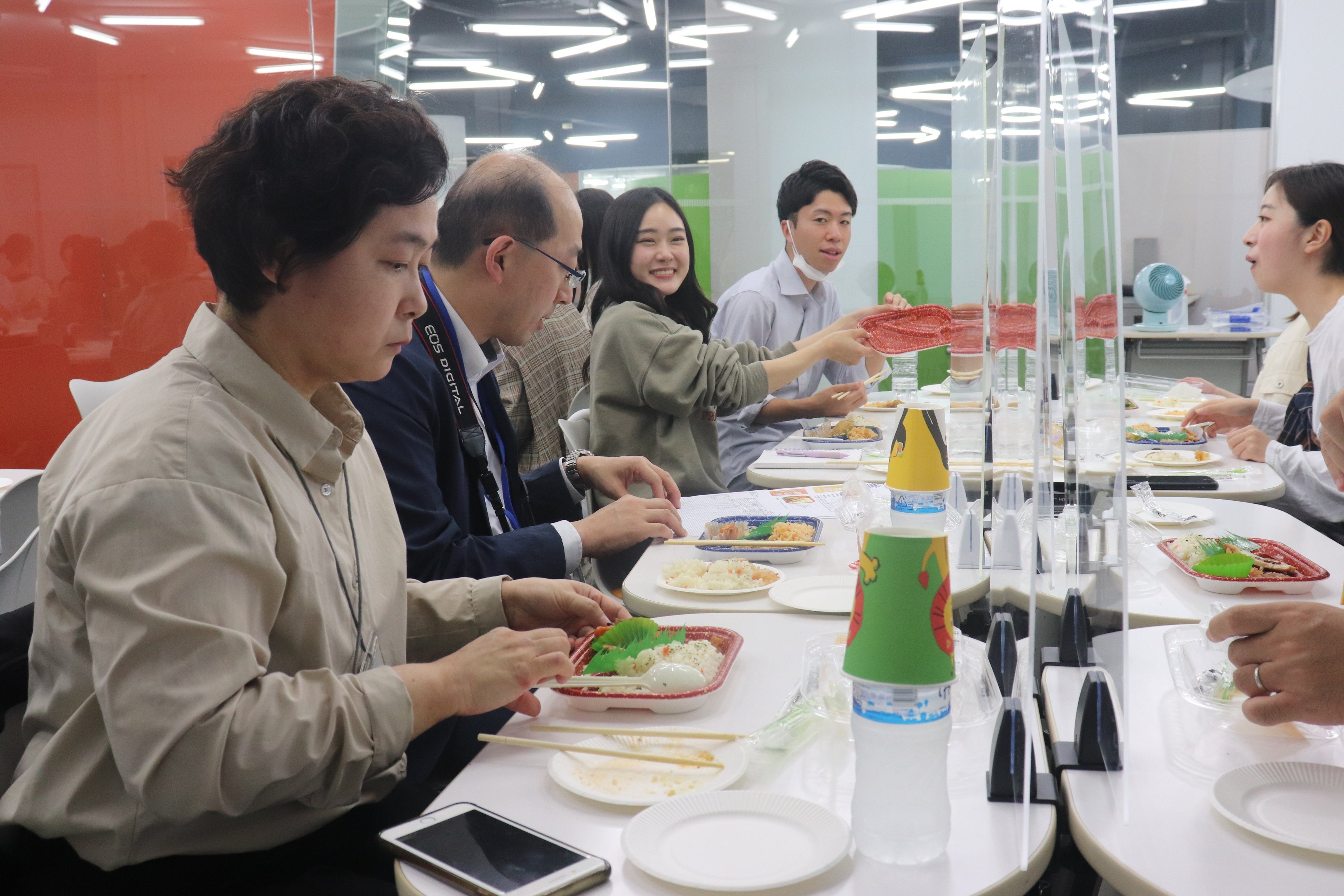 ▲ミニストップとの試食会の様子(9月29日)