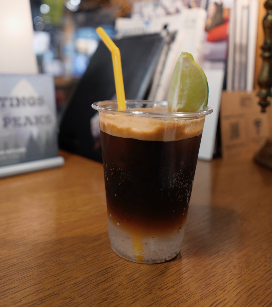 エスプレッソとトニックウォーターを調合した「カフェトニック」