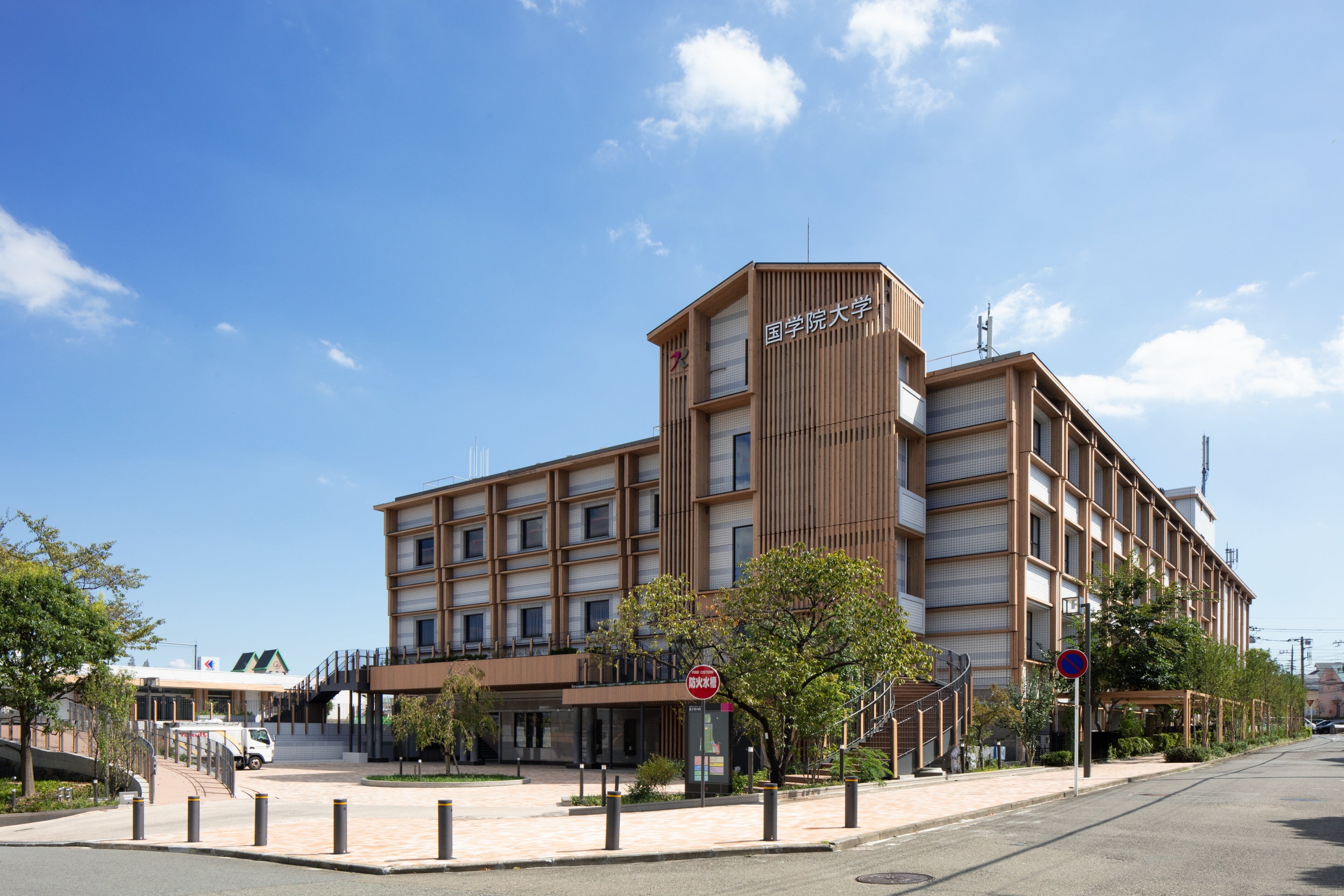 たまプラーザキャンパス外観