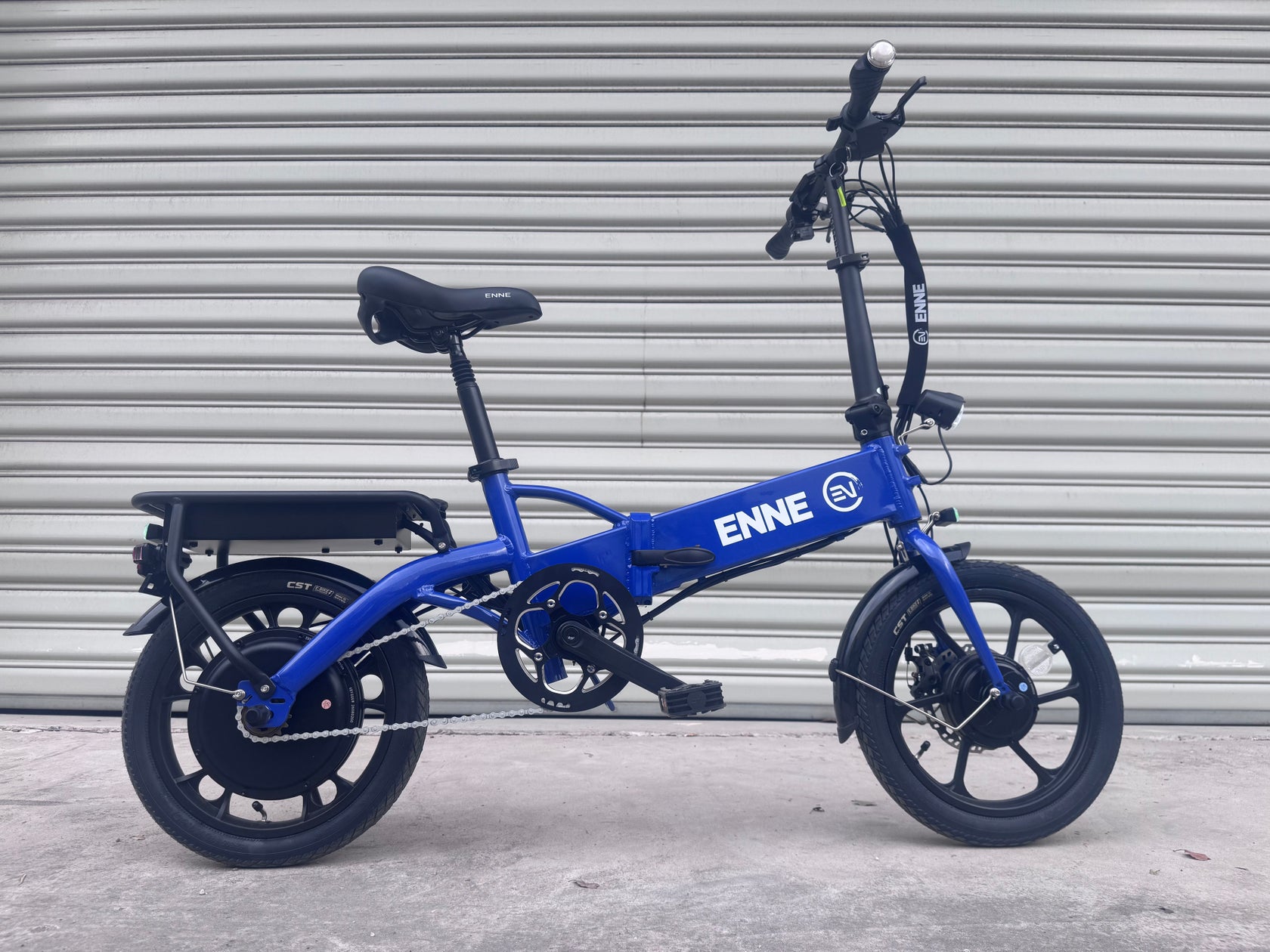 ビジネス用特定小型原付「Future smart 1」をジャパンモビリティショーで公開 16歳以上免許不要・最大荷重150kg!