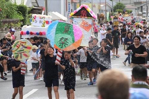 喜界町祭りの様子