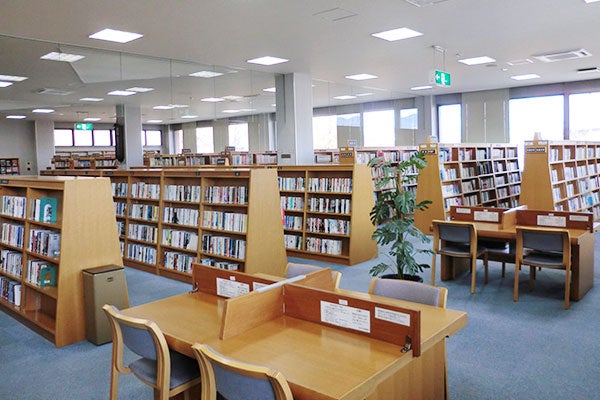 図書館内