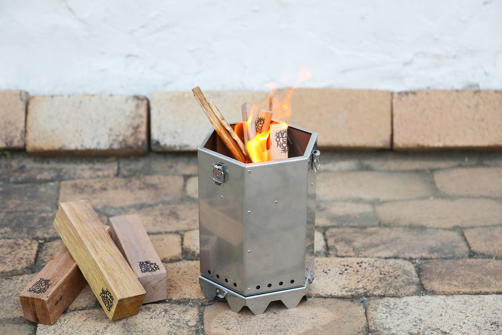 発売直前のヘキサウッドストーブミニ