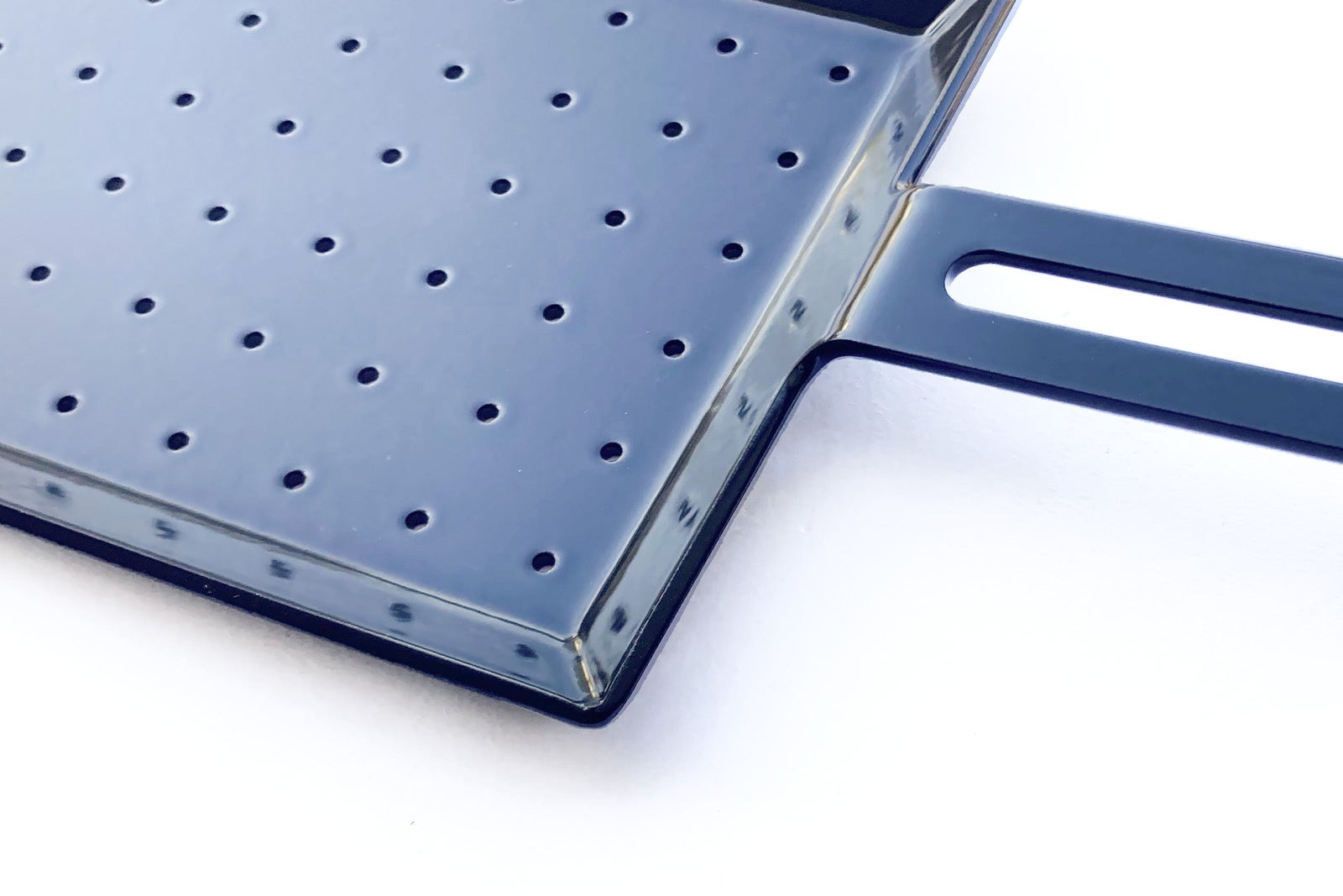 ツヤのある表面