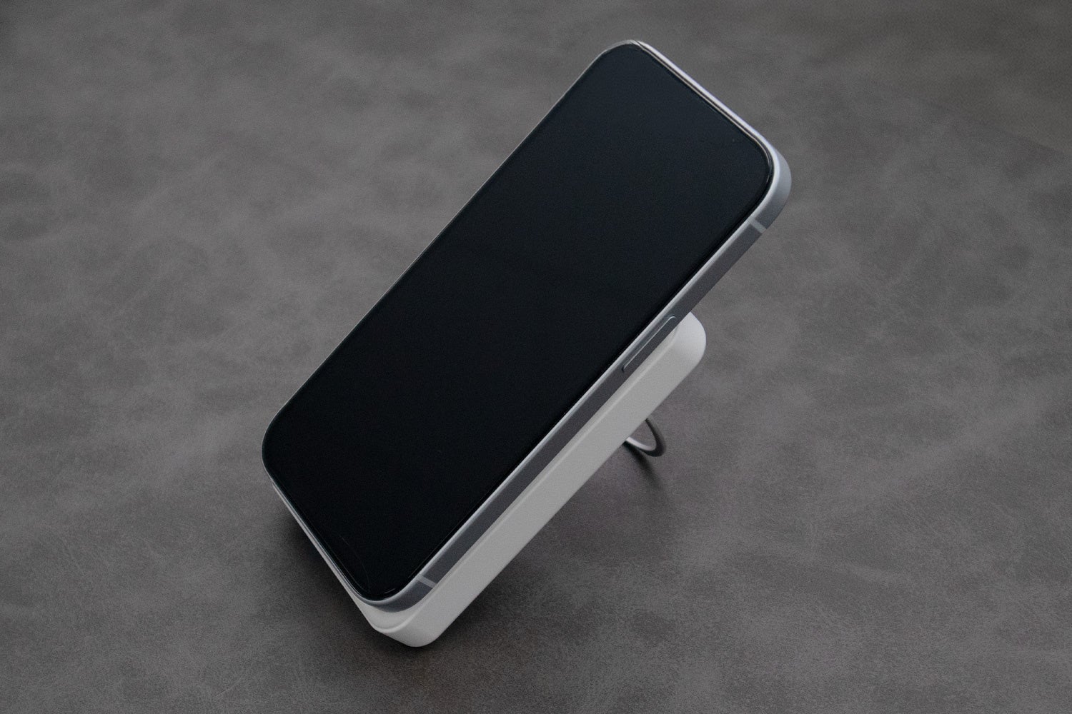【スマホ・AirPods・Apple Watchをこれ1台で】準固体電池を採用した10000mAh・3in1モバイルバッテリー「OWL-PBM10006Jシリーズ」発売