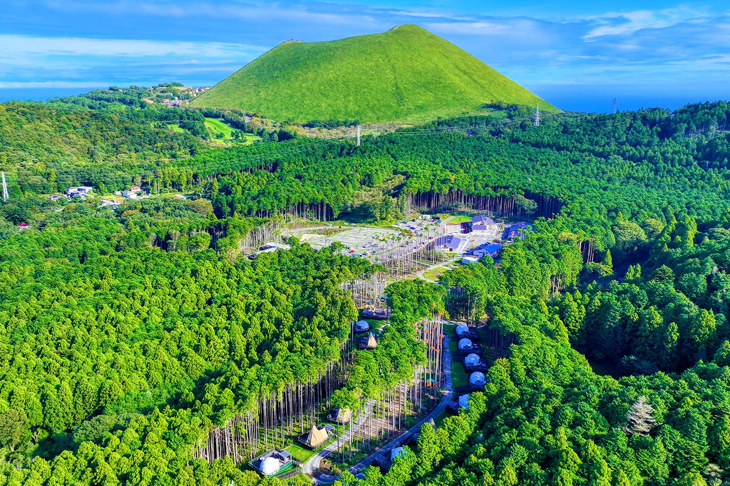 小石川後楽園【令和8年11月21日(土)~12月6日(日)開催】 都立9庭園の中でも最大級の紅葉を満喫! 「深山紅葉を楽しむ」
