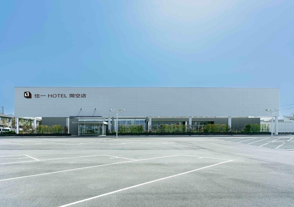 住⼀ HOTEL 関空店の外観