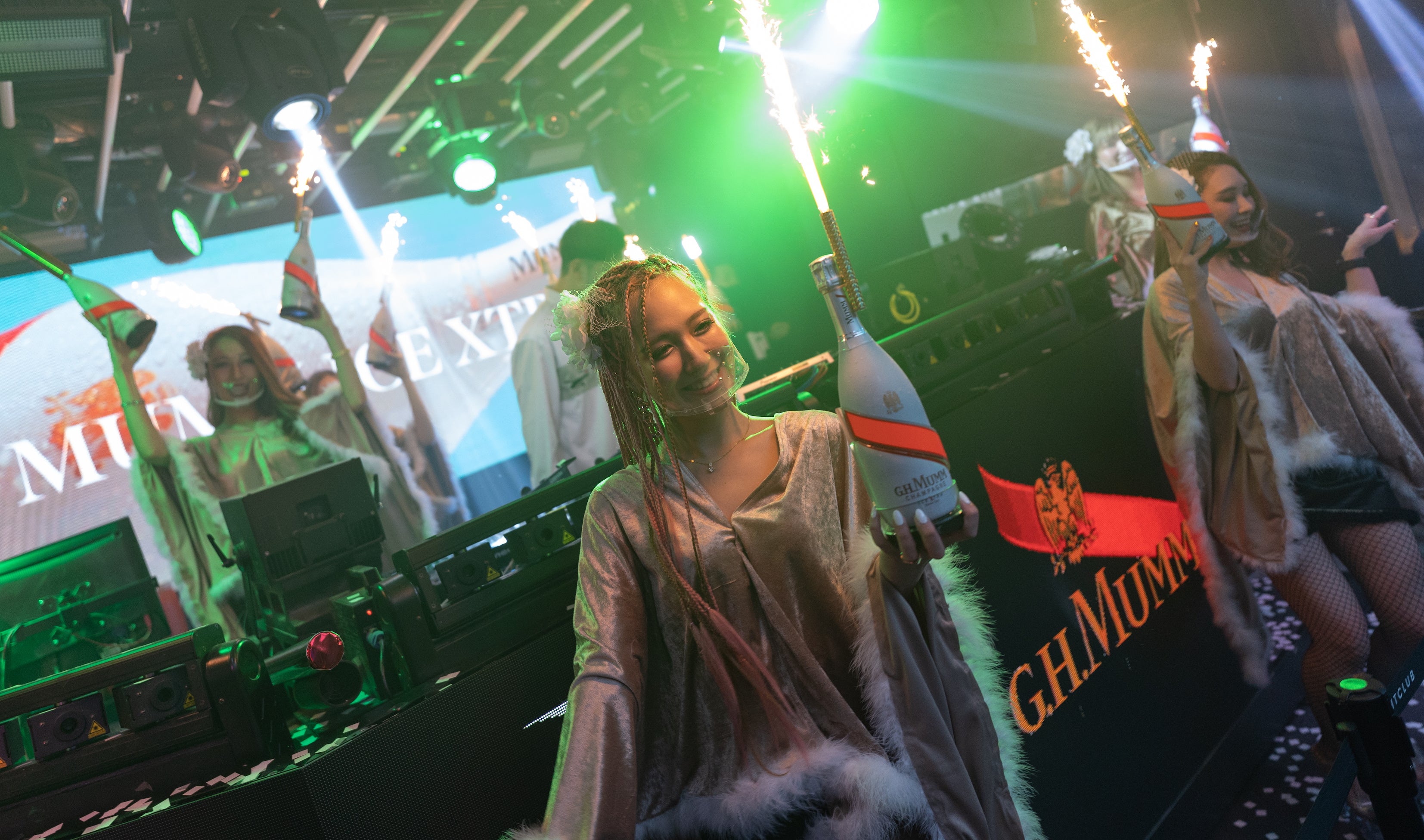 TKNC’s TGIF supported by Pernod Ricard Japan_ショータイム