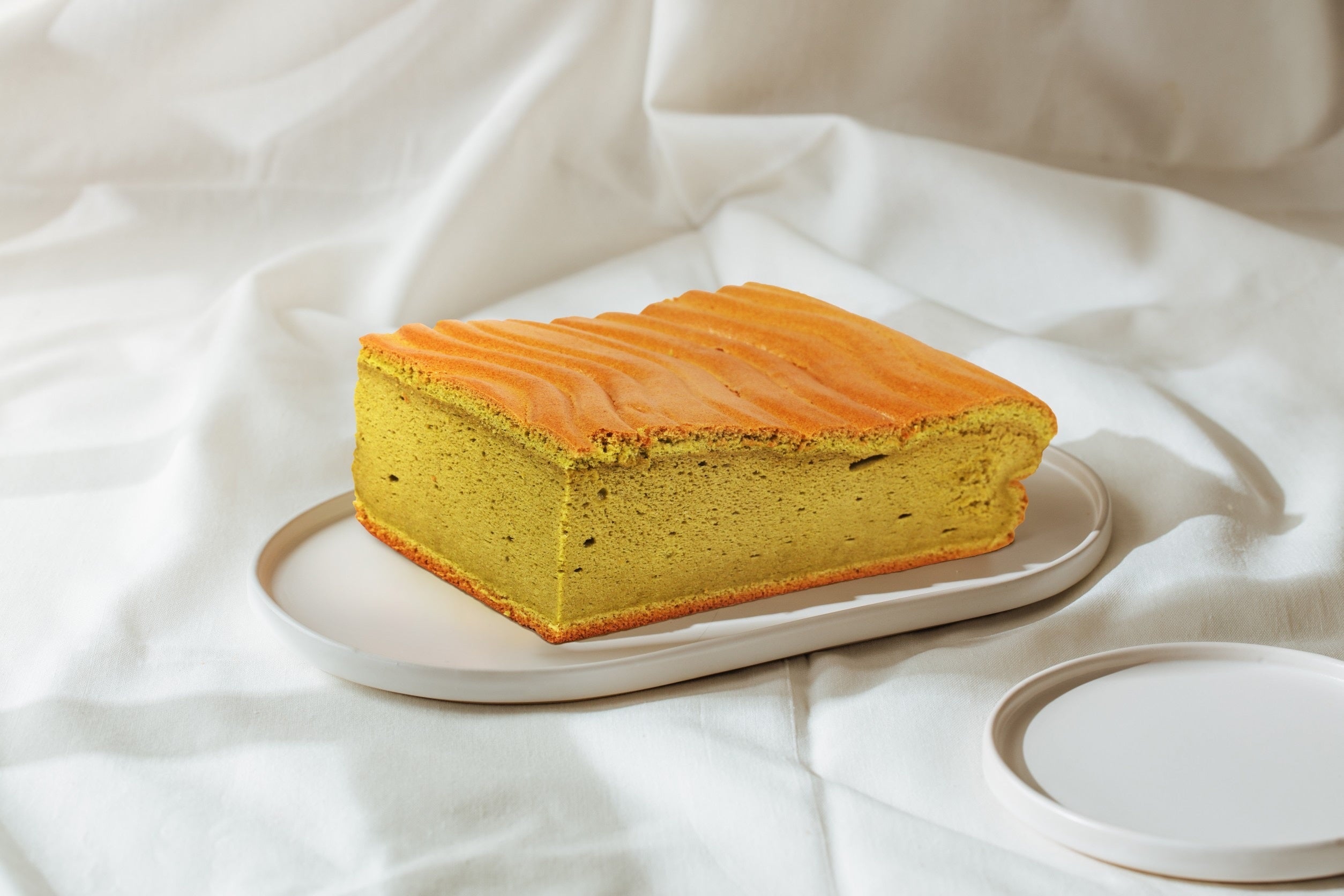 日本初登場。伊勢の上質な抹茶を使用した抹茶カステラ (税込 1310円)